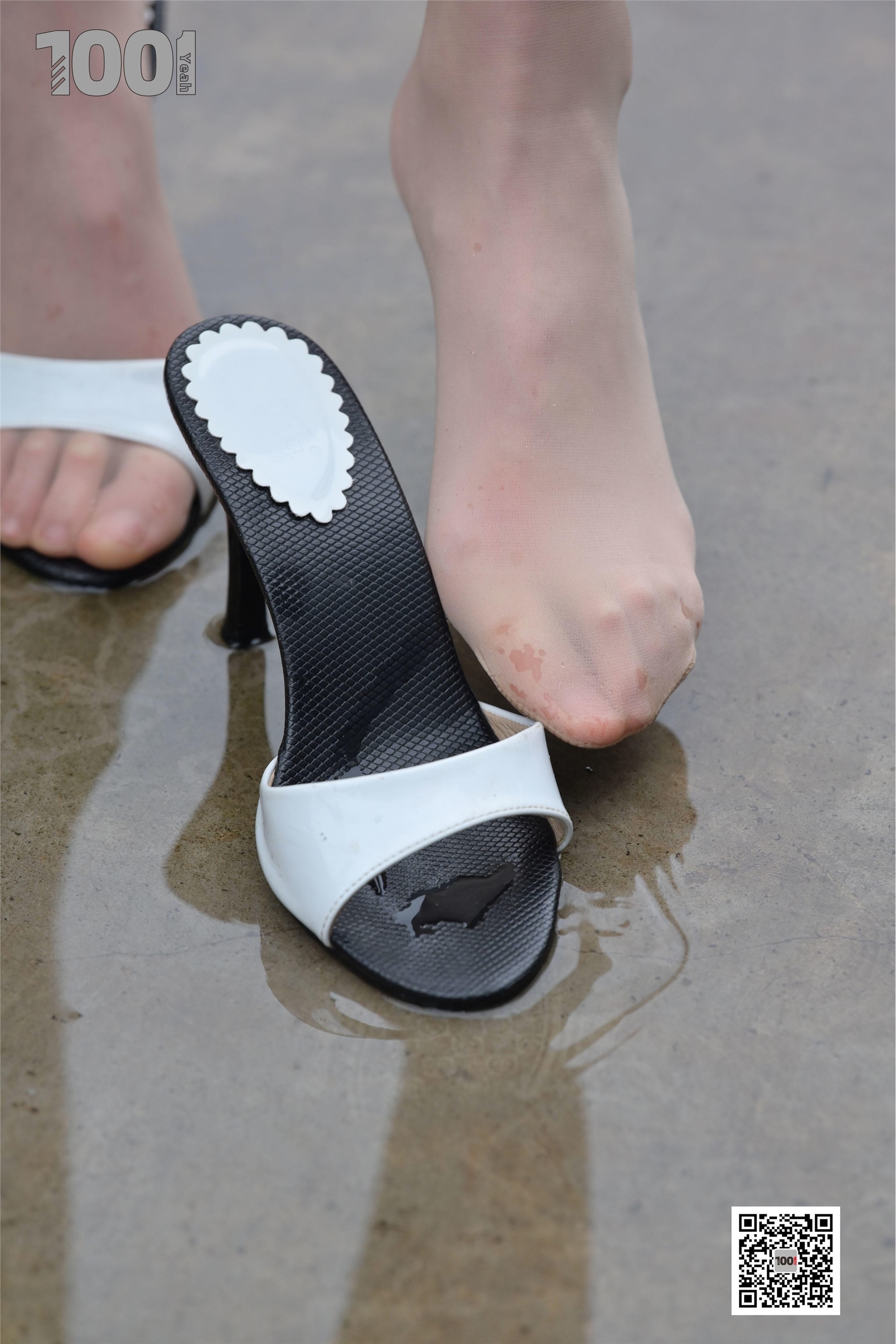 IESS异思趣向  一千零一夜《雨中漫步2》